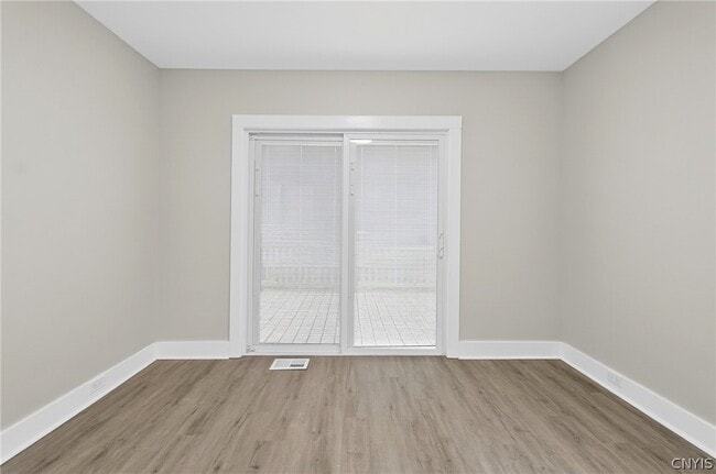 Building Photo - 111 Maplehurst Ave