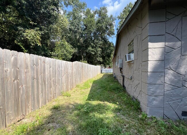 Building Photo - 6981 Cutter St