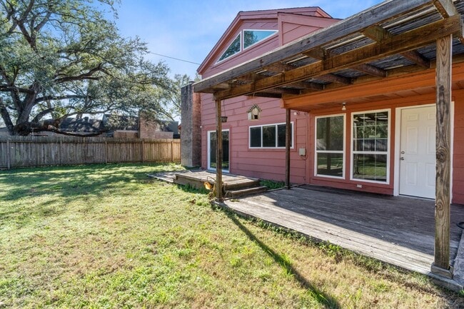 Building Photo - 4510 Hidden Springs Dr