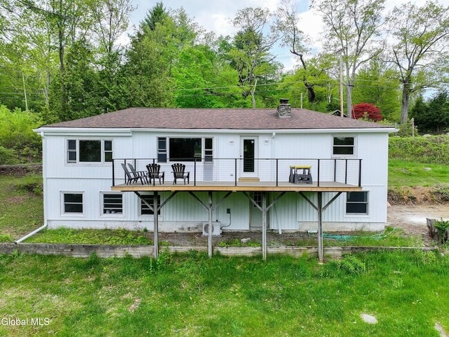 Building Photo - 871 Trout Lake Rd