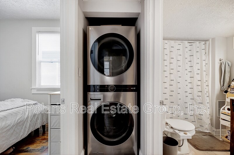 Building Photo - 1201 St Peter St