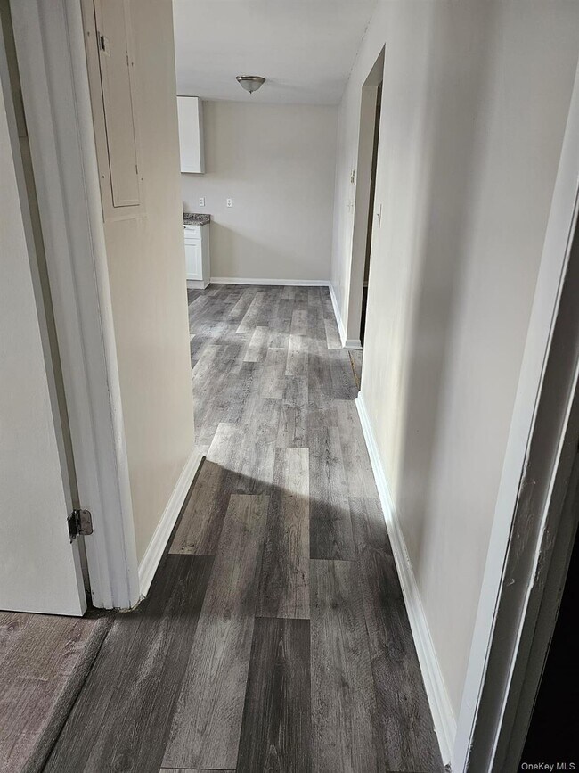 Building Photo - 109 Caesars Ln