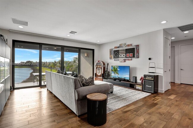 Building Photo - 17113 Aquavera Way