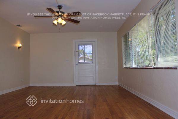 Building Photo - 731 Pine Ln