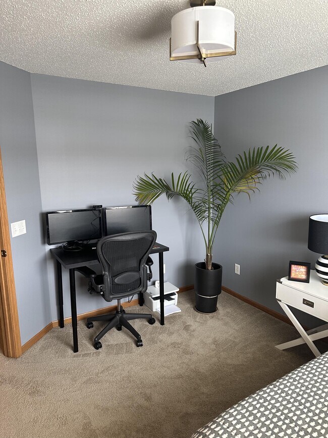 Building Photo - 6809 Pine Crest Trail S