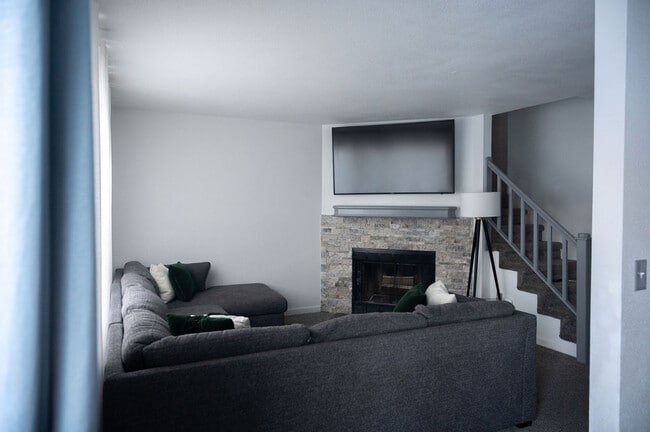 Building Photo - Little Dipper Avenue