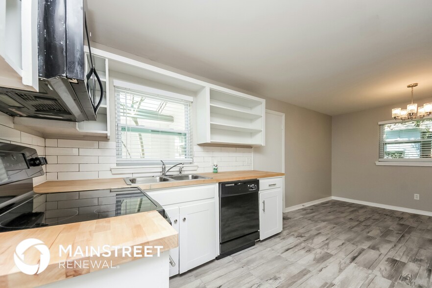 Building Photo - 5311 Ridgeway Dr