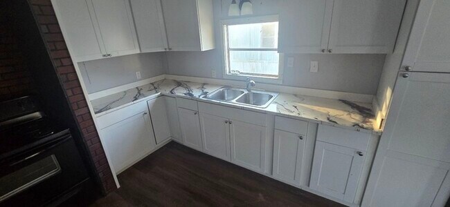 Building Photo - 3 Bedroom/ 2 Bathroom Mobile Home