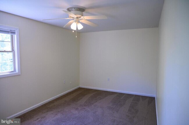 Building Photo - 948 Homeland Dr