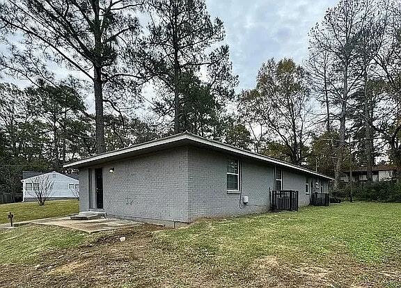 Building Photo - 4923 Woodmont Dr