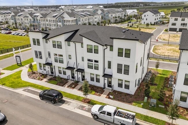 Building Photo - 15489 Hamlin Pk Dr