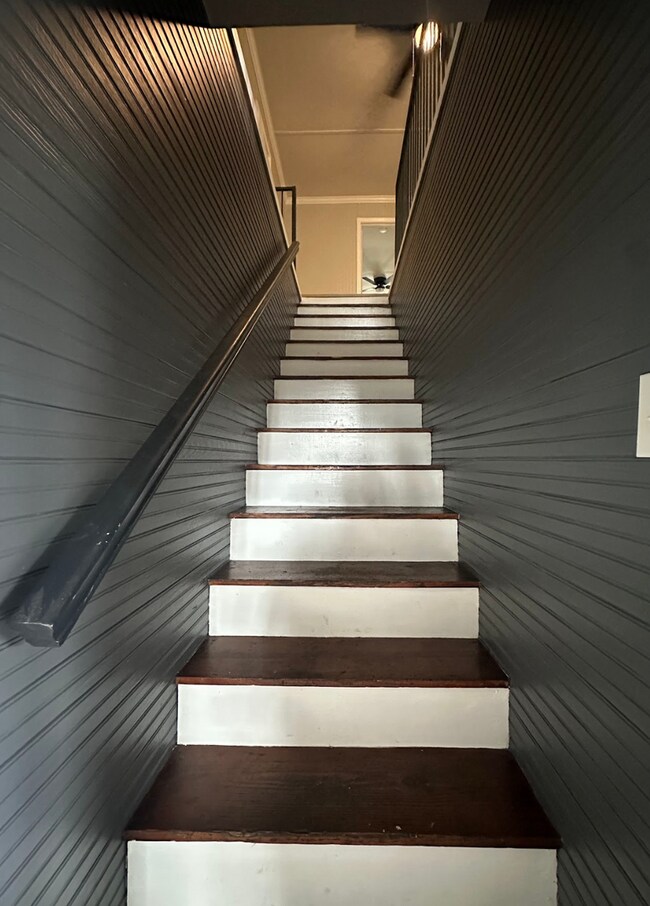 Building Photo - Stunning Historic Home - Sheffield, AL