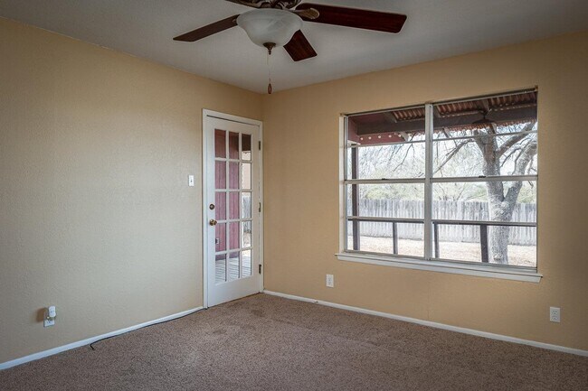 Building Photo - 122 Garden Crest Cir