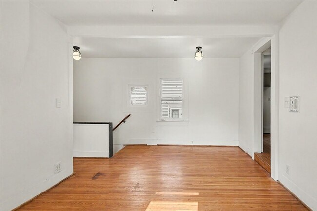 Building Photo - 54 Sanford St