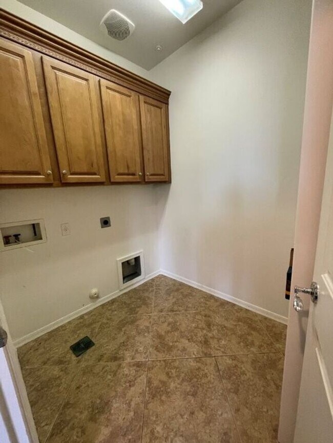 Building Photo - 18268 N 92nd St