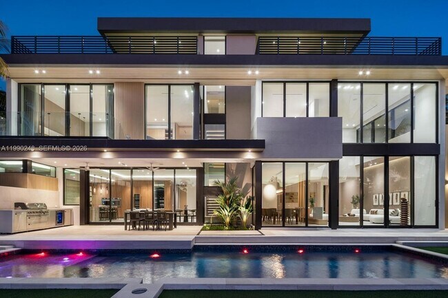 Building Photo - 641 Flamingo Dr