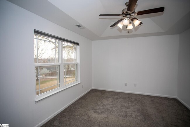 Building Photo - 19 Lyman Lake Rd