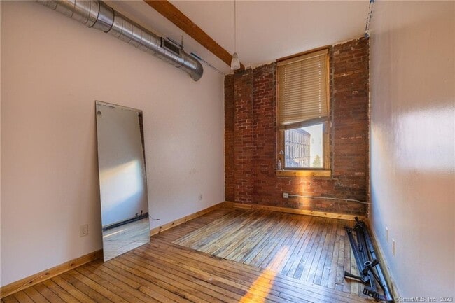 Building Photo - 325 Lafayette St