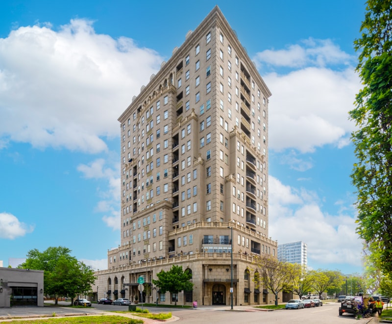Building Photo - 475 W 12th Ave