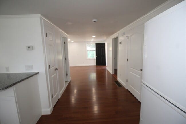 Building Photo - 96 Walnut Ln