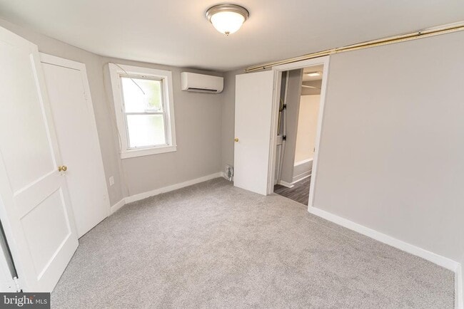 Building Photo - 113 Davis Ln