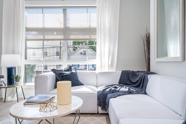 Building Photo - 418 Palisade Ave