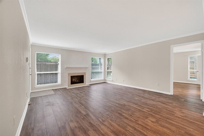 Building Photo - 3700 W Clay St