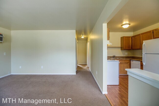 Building Photo - 2 br, 1 bath Apartment - 425 Meadowview St