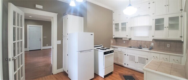 Building Photo - 2351 NW 18th St