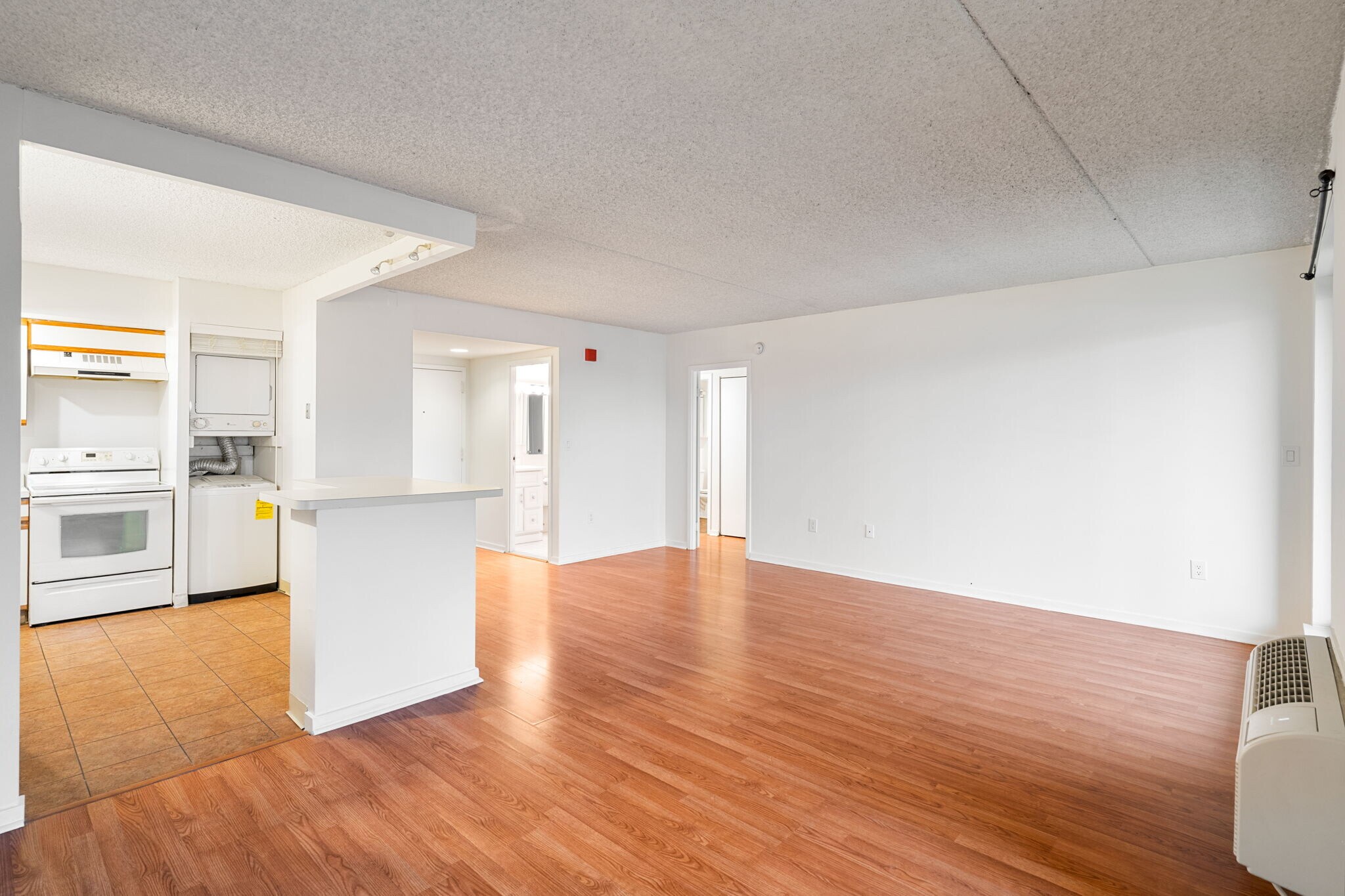 Building Photo - 200 Lombard St