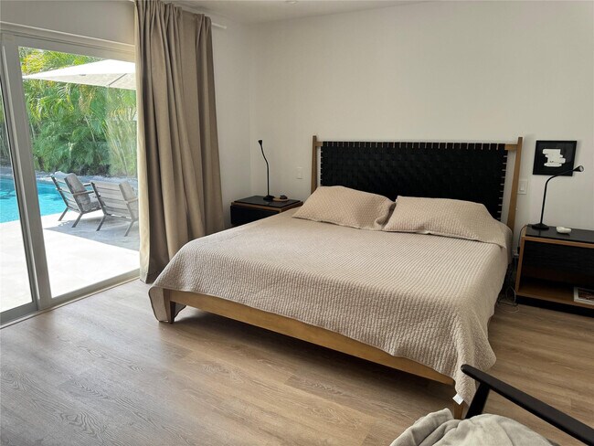 Building Photo - 2020 Coral Reef Dr