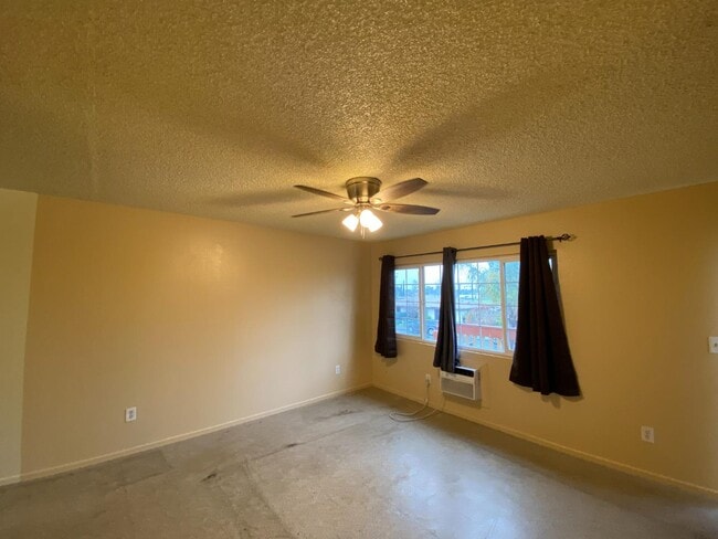 Building Photo - 15156 Elm Ct