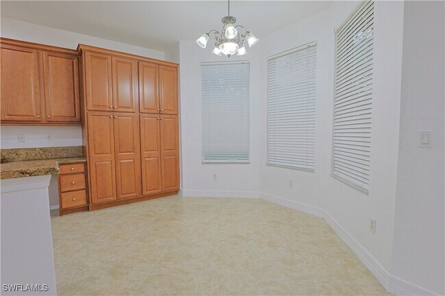 Building Photo - 10391 Carolina Willow Dr