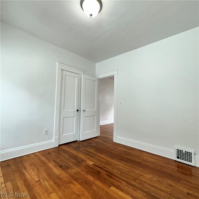 Building Photo - 1275 Clifton Prado