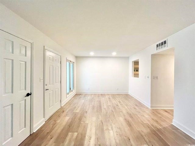 Building Photo - 402 75th Ave N