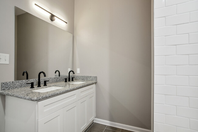 master bath - 1940 Elysian Fields Ave