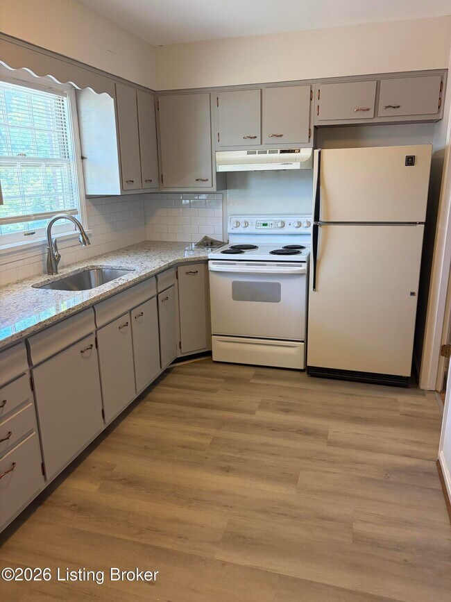 Building Photo - 3101 Sunny Ln