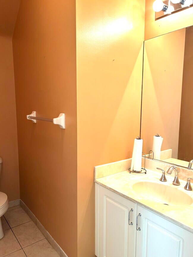 Building Photo - 10779 Paperbark Pl