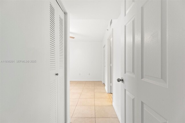 Building Photo - 1919 Van Buren St