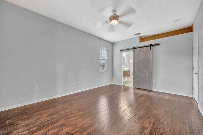 Building Photo - Beautiful 4 bed/ 3.5 bath Rental ~ Coming September
