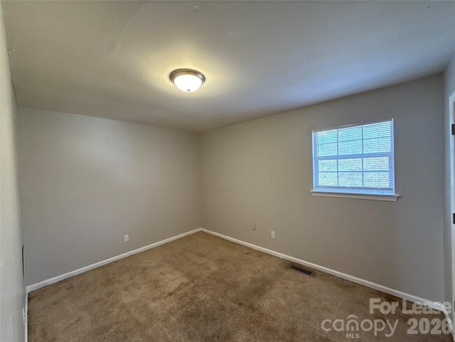 Building Photo - 409 Hawley Ave