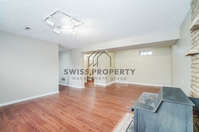 Building Photo - 2928 Landon Dr