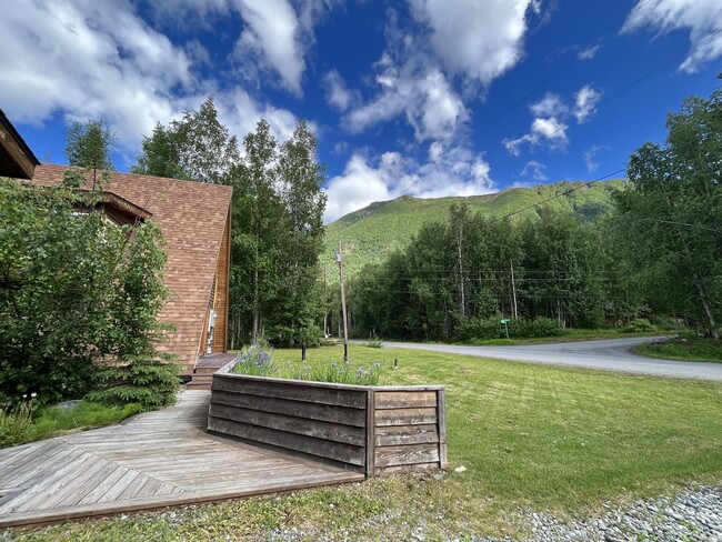 Building Photo - 22359 Mirror Lake Dr