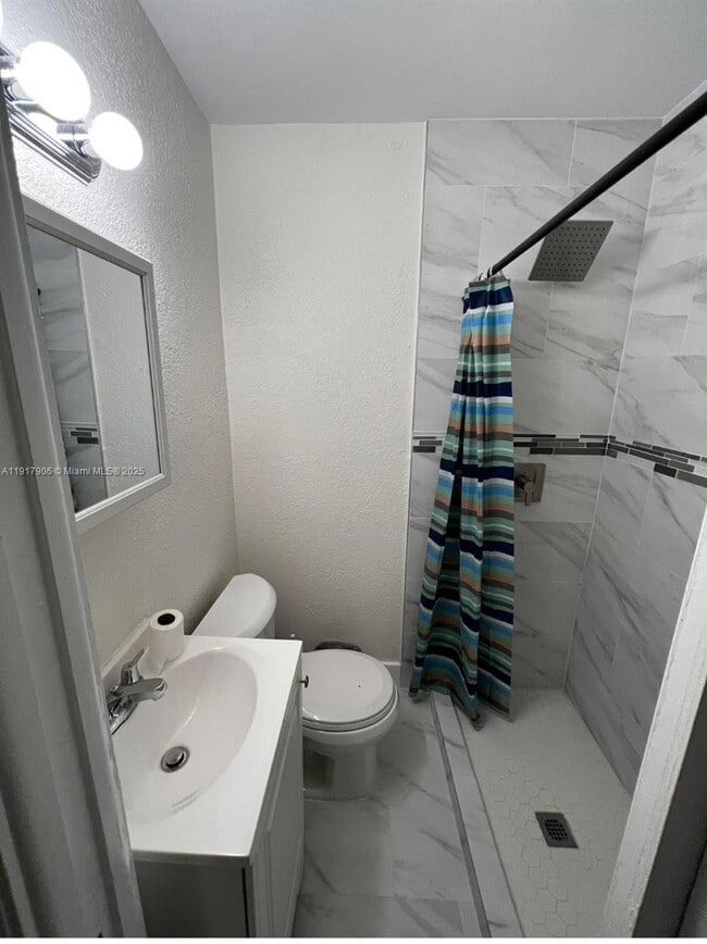 Building Photo - 5600 SW 38th St