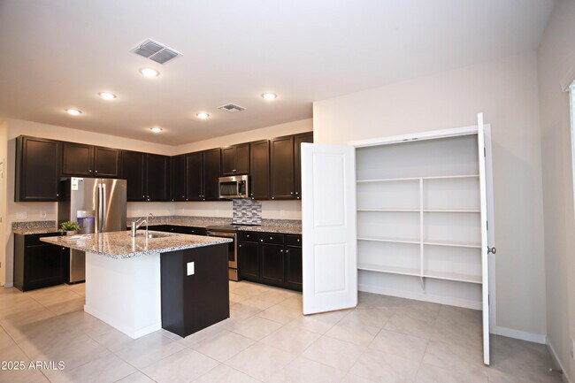 Building Photo - 7865 N 79th Ave