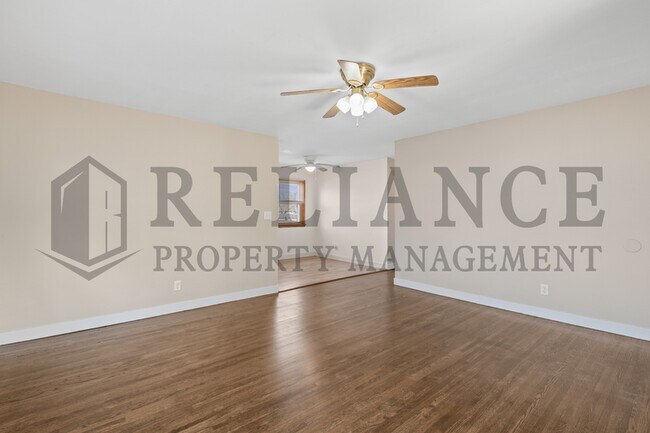 Building Photo - 2803 S Glenn Ave