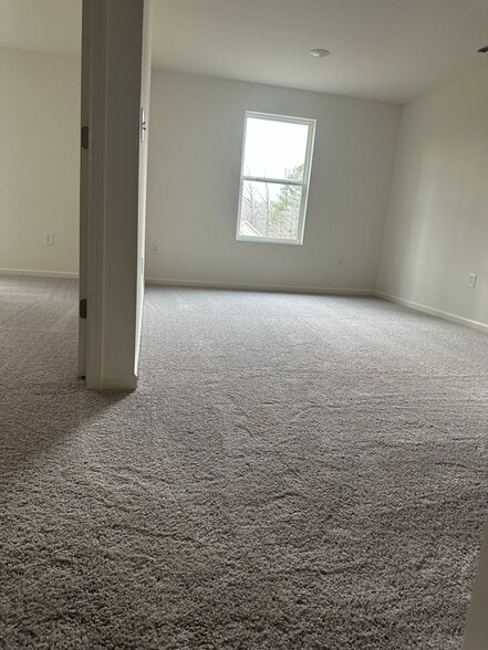 Building Photo - 4749 Foxhollow Trl