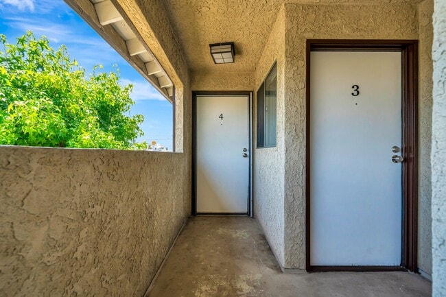 Building Photo - 6003 Craner Ave