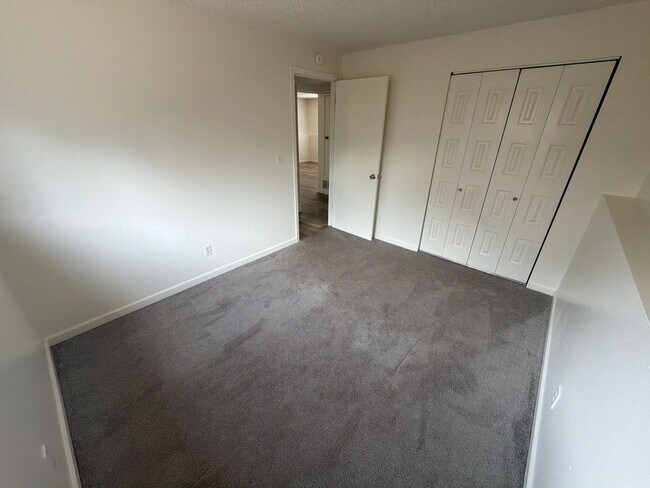 Building Photo - 4463 E Pikes Peak Ave