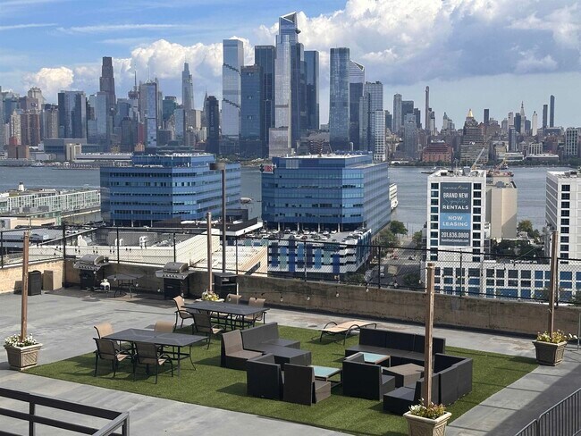 Building Photo - 380 Mountain Rd